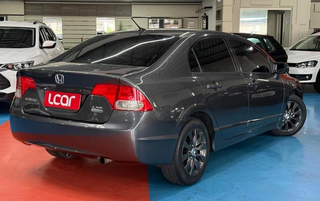 imagem-https://www.socarrao.com.br/sc-vehicle-images-prod/4254657/1790889484870-8530902_7_B_3bbff3e4f8.jpeg