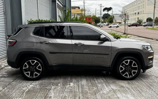 imagem-https://www.socarrao.com.br/sc-vehicle-images-prod/4254790/1790893617247-8531451_9_B_517cde3c3b.jpeg