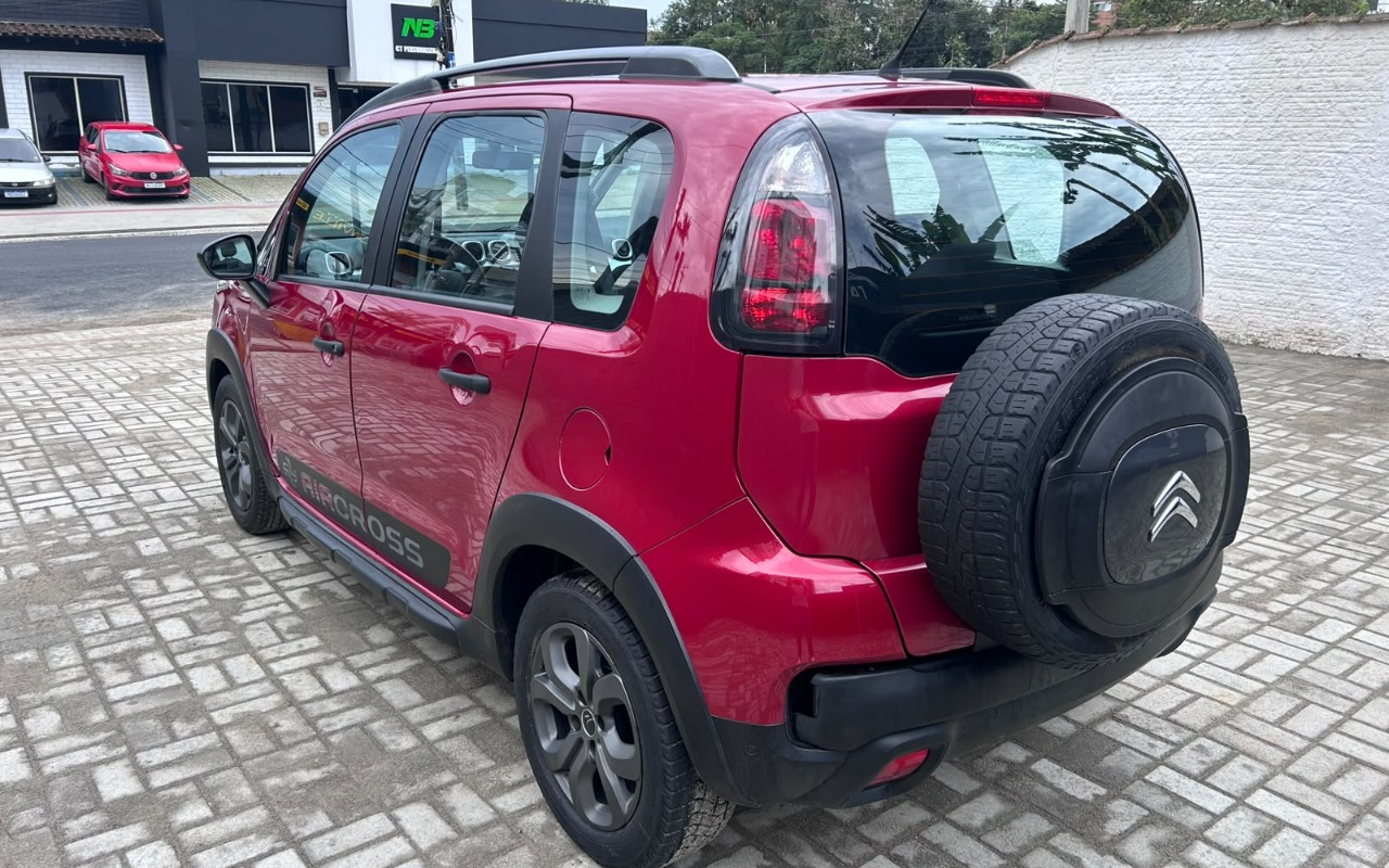 imagem-https://www.socarrao.com.br/sc-vehicle-images-prod/4255052/1792540670114-V2hhdHNBcHAgSW1hZ2UgMjAyNi0xMC0xMCBhdCAxMS40Mi4yNyAoMykuanBlZw.jpeg