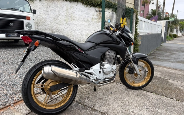 imagem-https://www.socarrao.com.br/sc-vehicle-images-prod/4255092/1790893213644-V2hhdHNBcHAgSW1hZ2UgMjAyNi0wOS0yMiBhdCAxNS41OS4zMy5qcGVn.jpeg