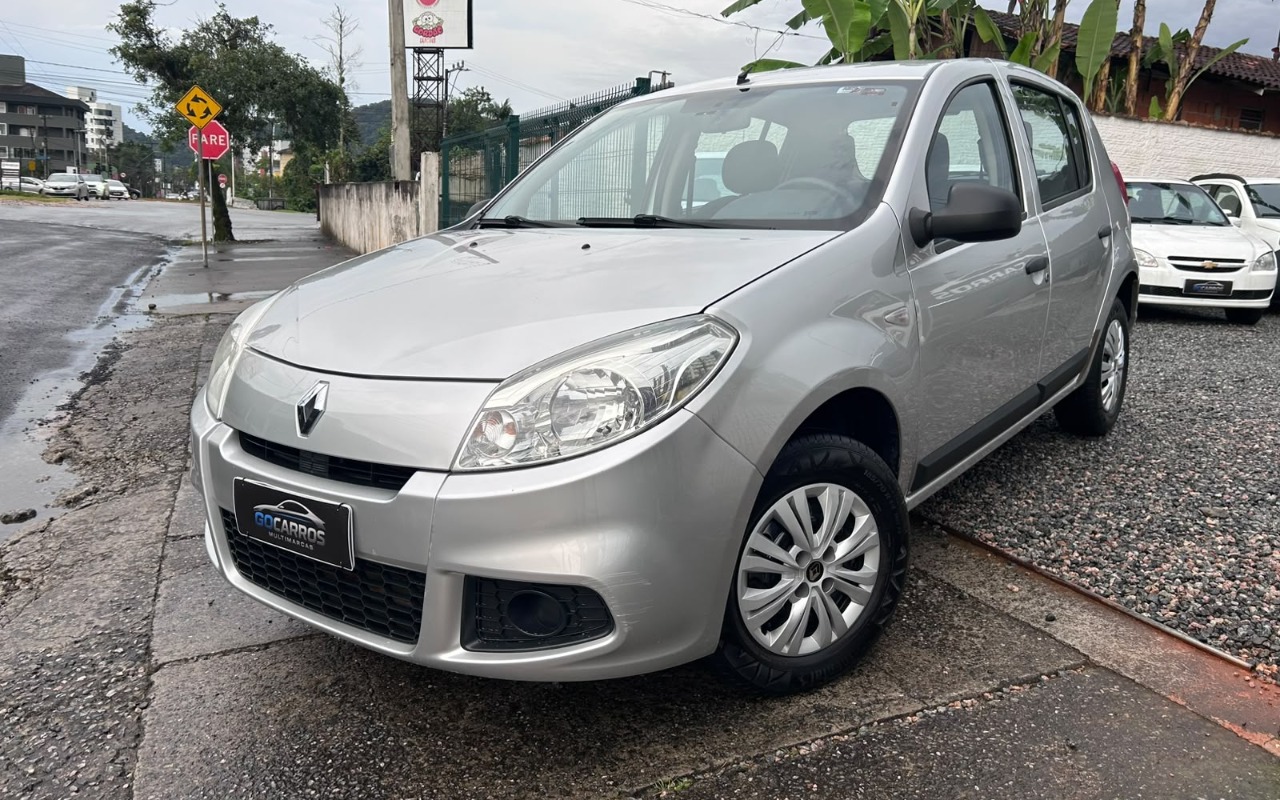 Renault Sandero 2012 Prata — foto 1 de 3