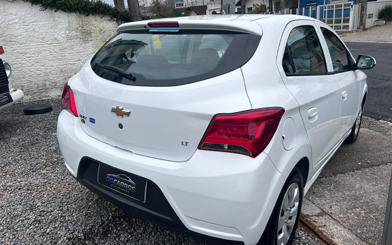 imagem-https://www.socarrao.com.br/sc-vehicle-images-prod/4255129/1790893654186-V2hhdHNBcHAgSW1hZ2UgMjAyNi0wOS0xMiBhdCAxNy41MC40NSAoMikuanBlZw.jpeg