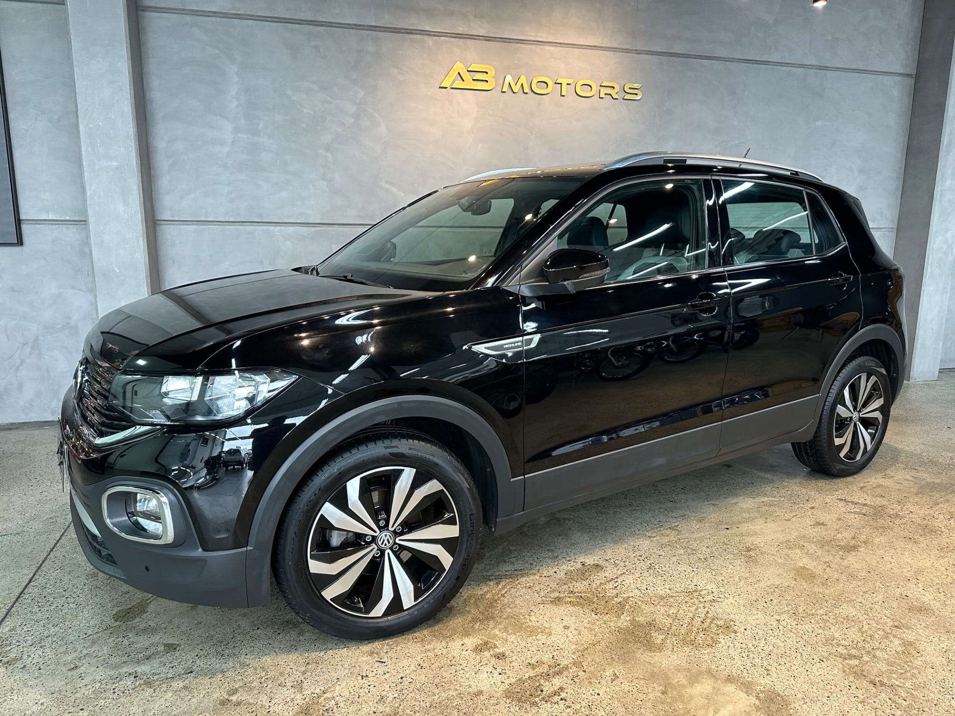 Volkswagen T-Cross Hig. 250 TSI 1.4 Flex 16V 5p Aut na cor Preto em Joinville / SC - 42554