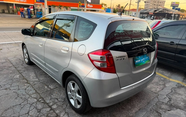 imagem-https://www.socarrao.com.br/sc-vehicle-images-prod/4259754/1790940728075-V2hhdHNBcHAgSW1hZ2UgMjAyNi0wNy0zMCBhdCAxNS4wNS4yMSAoMykuanBlZw.jpeg
