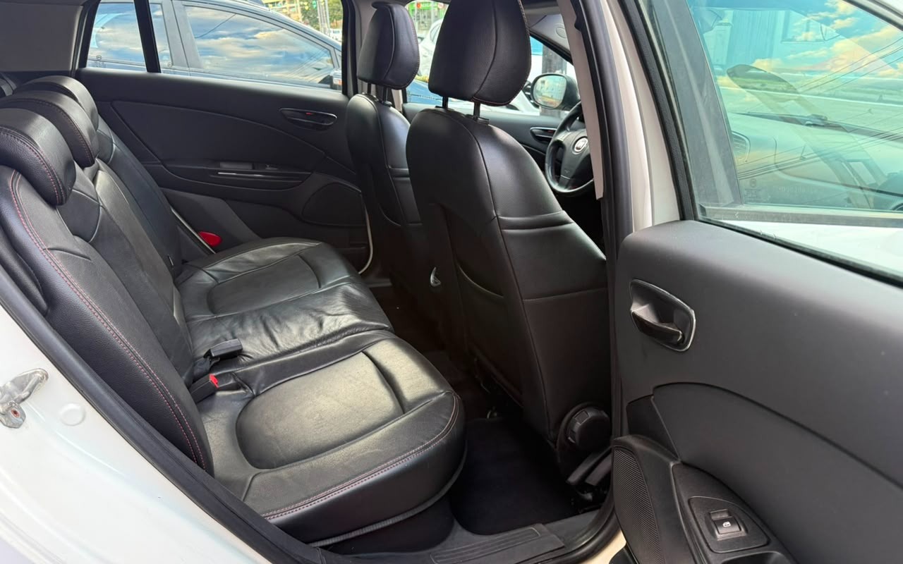 imagem-https://www.socarrao.com.br/sc-vehicle-images-prod/4259759/1790941091813-V2hhdHNBcHAgSW1hZ2UgMjAyNi0wNy0zMSBhdCAxNy40NS40MCAoMSkuanBlZw.jpeg
