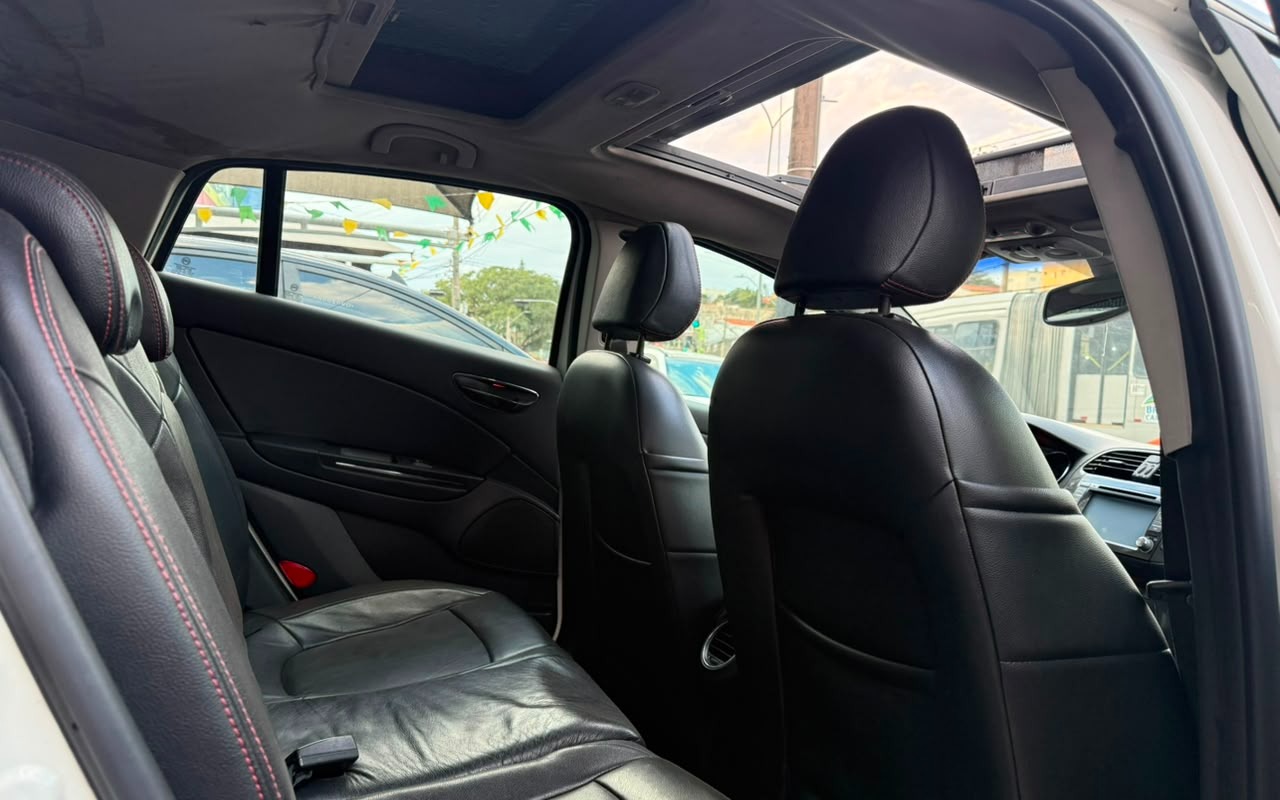 imagem-https://www.socarrao.com.br/sc-vehicle-images-prod/4259759/1790941092146-V2hhdHNBcHAgSW1hZ2UgMjAyNi0wNy0zMSBhdCAxNy40NS40MCAoMikuanBlZw.jpeg