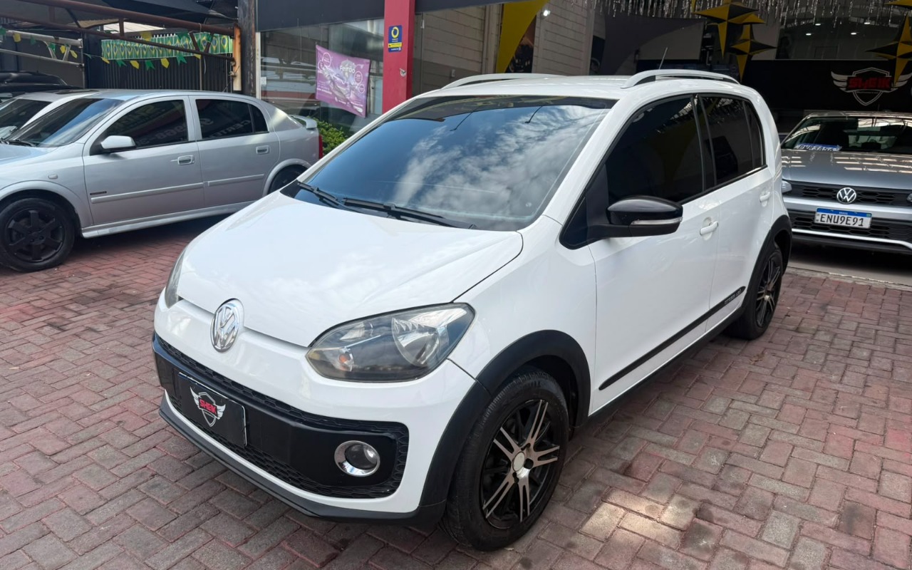 Volkswagen Up! 2016 Branco — foto 1 de 3