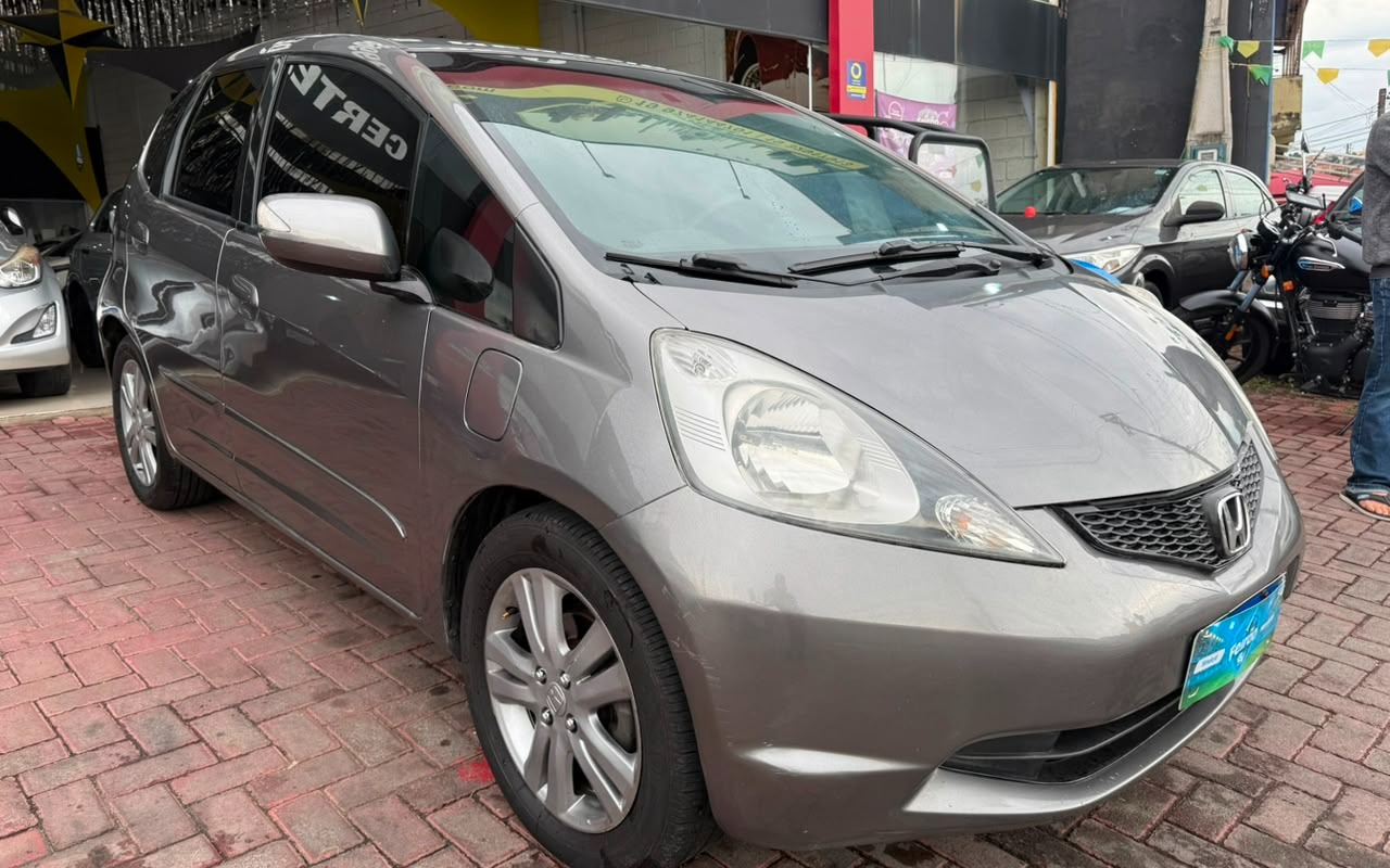 imagem-https://www.socarrao.com.br/sc-vehicle-images-prod/4259864/1790942480237-V2hhdHNBcHAgSW1hZ2UgMjAyNi0wNy0yNCBhdCAxMC4xMC40OC5qcGVn.jpeg