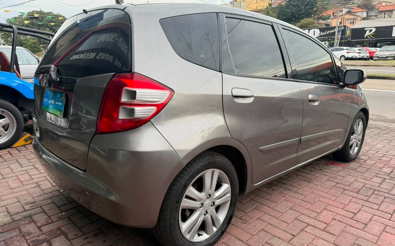 imagem-https://www.socarrao.com.br/sc-vehicle-images-prod/4259864/1790942480418-V2hhdHNBcHAgSW1hZ2UgMjAyNi0wNy0yNCBhdCAxMC4xMC41MS5qcGVn.jpeg