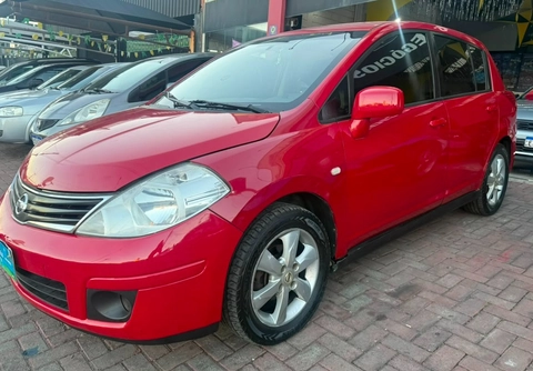 Nissan TIIDA 2012 Vermelho — foto 1 de 3