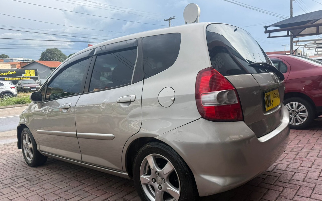 imagem-https://www.socarrao.com.br/sc-vehicle-images-prod/4260159/1790943767832-V2hhdHNBcHAgSW1hZ2UgMjAyNi0xMC0wMiBhdCAwOS4yMC4xOCAoMikuanBlZw.jpeg