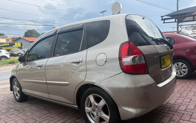 imagem-https://www.socarrao.com.br/sc-vehicle-images-prod/4260159/1790943767832-V2hhdHNBcHAgSW1hZ2UgMjAyNi0xMC0wMiBhdCAwOS4yMC4xOCAoMikuanBlZw.jpeg