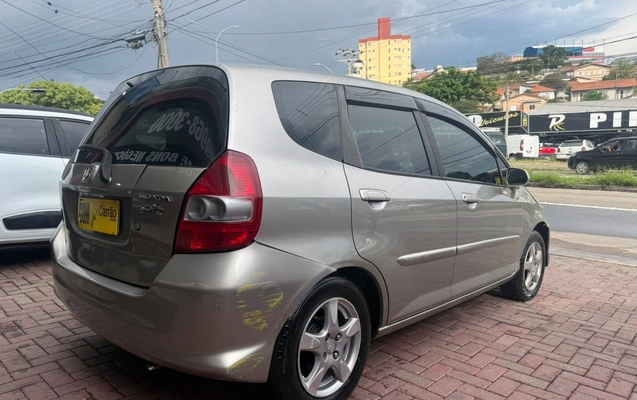imagem-https://www.socarrao.com.br/sc-vehicle-images-prod/4260159/1790943768047-V2hhdHNBcHAgSW1hZ2UgMjAyNi0xMC0wMiBhdCAwOS4yMC4xOC5qcGVn.jpeg