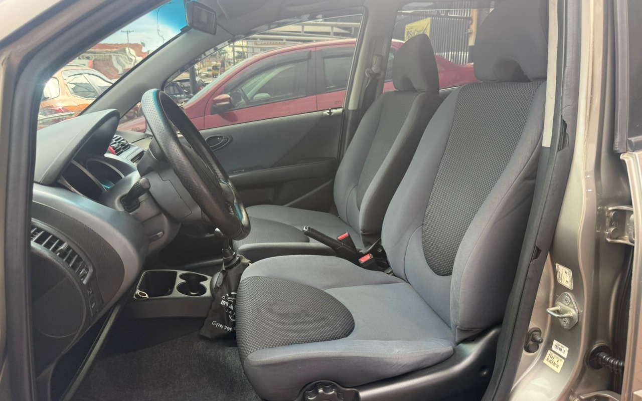 imagem-https://www.socarrao.com.br/sc-vehicle-images-prod/4260159/1790943768131-V2hhdHNBcHAgSW1hZ2UgMjAyNi0xMC0wMiBhdCAwOS4yMC4xOCAoMykuanBlZw.jpeg