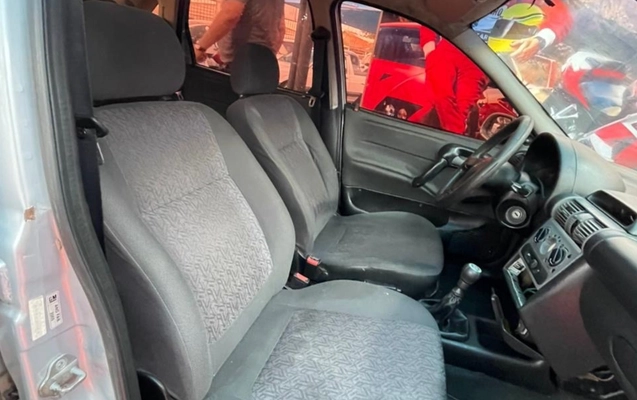 imagem-https://www.socarrao.com.br/sc-vehicle-images-prod/4260209/1790943955323-MzZkODkwNTMtNGFjMS00N2QxLWFkOTgtMzA1NWY3MGYzYjY1LmpwZWc.jpeg