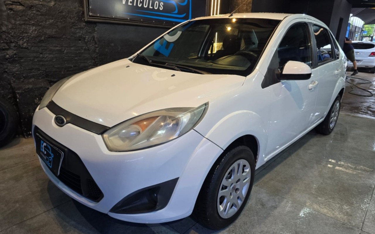 Ford Fiesta 2012 Branco — foto 1 de 3