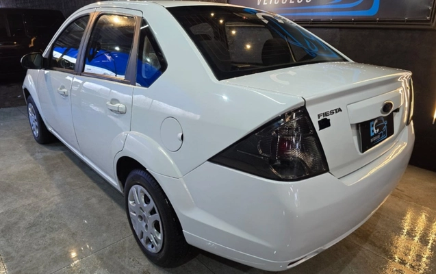 imagem-https://www.socarrao.com.br/sc-vehicle-images-prod/4260231/1790944003866-NC0wNzBmNDA4ZTVjMDhkYzY5NzAyYjFjNDMwYjM2NTBhNi5qcGc.jpg