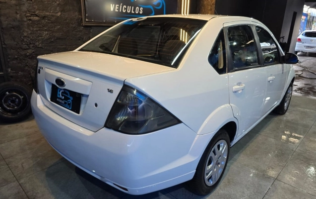imagem-https://www.socarrao.com.br/sc-vehicle-images-prod/4260231/1790944004026-Ni04NjMzNzIwNmQ4YjI3ZDE0NmRhN2I1OGNkMDMxZDU1ZC5qcGc.jpg