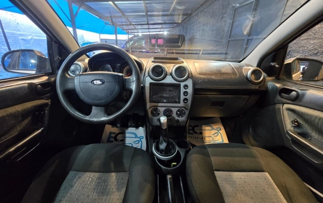 imagem-https://www.socarrao.com.br/sc-vehicle-images-prod/4260231/1790944004098-Ny03OTFiNzY5OGIwZWYzZGM4ZGQ5Njk1OTNkZDRmMjdiYy5qcGc.jpg