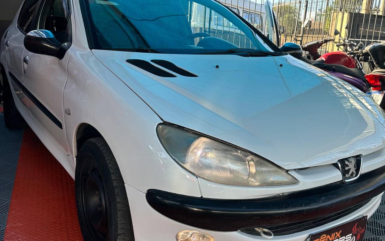 Peugeot 206 2003 Branco — foto 1 de 3