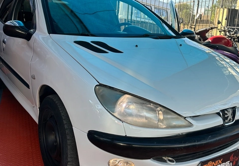 Peugeot 206 2003 Branco — foto 1 de 3
