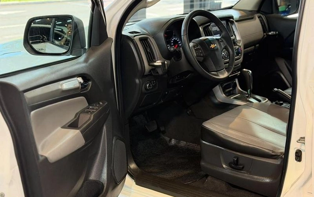 imagem-https://www.socarrao.com.br/sc-vehicle-images-prod/4260257/1791405888636-8527544_17_B_49cd49e797.jpeg