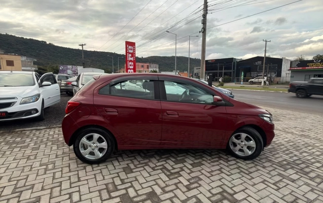imagem-https://www.socarrao.com.br/sc-vehicle-images-prod/4260322/1790944669937-hqO4ZqqsoWeMxymaFf3UJCPTZkecBmr6.jpg
