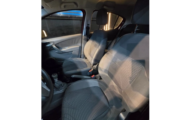 imagem-https://www.socarrao.com.br/sc-vehicle-images-prod/4260348/1790944810635-OS0yOWQxZDhjNzZmNmYzZTM3ZDljYzVlNmM1MWY0NWI3YS5qcGc.jpg