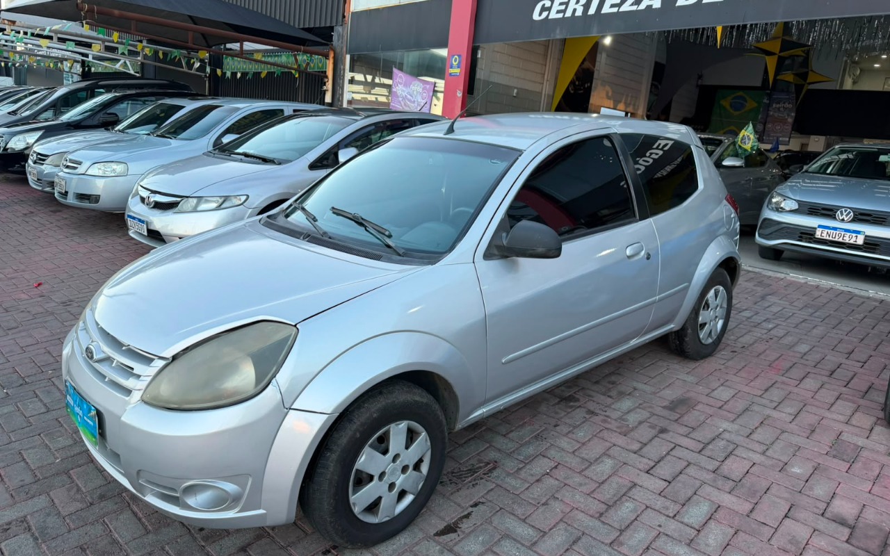 Ford Ka 1.0 TECNO 8V Flex 3p 2009 Prata — foto 1 de 3