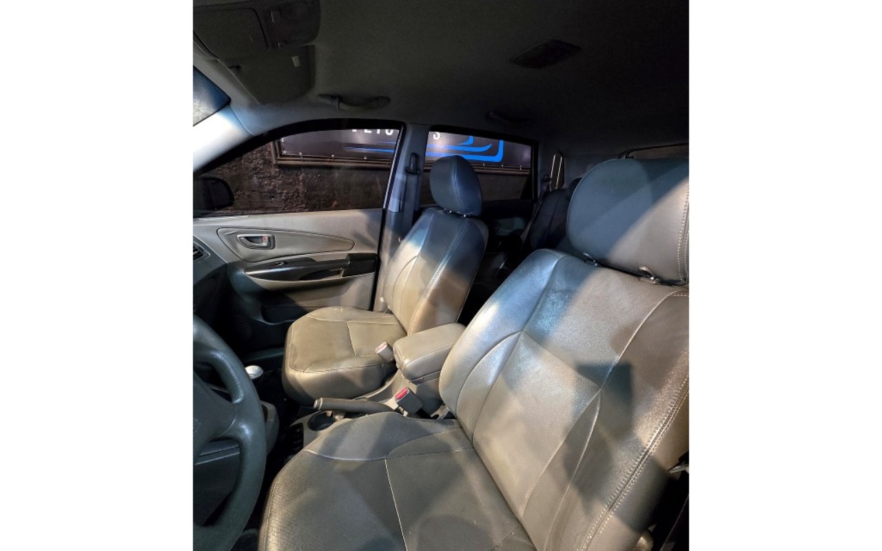 imagem-https://www.socarrao.com.br/sc-vehicle-images-prod/4260457/1790945681068-OS1mZDk1MTM5NWUzOGM0NzUzOGIzM2VkZTYxOGVhNzkyOC5qcGc.jpg