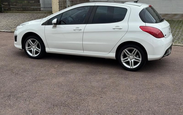 imagem-https://www.socarrao.com.br/sc-vehicle-images-prod/4260560/1791764733187-8536591_10_B_814a9f0e66.jpeg