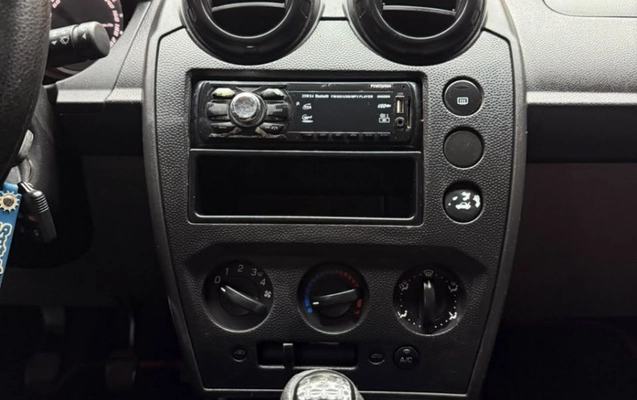 imagem-https://www.socarrao.com.br/sc-vehicle-images-prod/4260594/1790946356812-vUidLuY6WMUjwUoAzJBsG5J9FuuD8evE.jpg