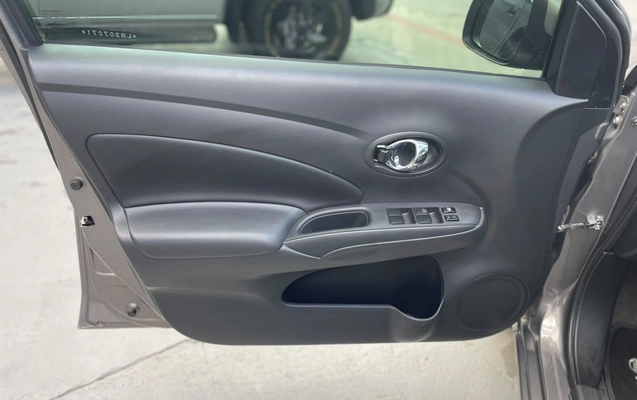 imagem-https://www.socarrao.com.br/sc-vehicle-images-prod/4260630/1790946576031-31caef68ffb44f31ba1f7a047257a8a5_1790946155952.jpg