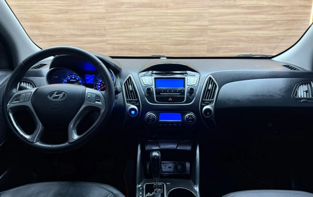 imagem-https://www.socarrao.com.br/sc-vehicle-images-prod/4260684/1790946855938-KIpuii2d5PJLFzTf7nLJwEcHitn0XZCk.jpg