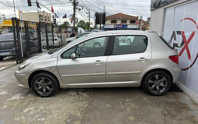 imagem-https://www.socarrao.com.br/sc-vehicle-images-prod/4260908/1790948341831-8379241_12_B_138b4d030b.jpeg