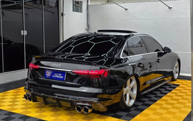 imagem-https://www.socarrao.com.br/sc-vehicle-images-prod/4261038/1792604798478-AKIssdxyVsKx2iFXiG9NPRO8isOZcJjU.jpg