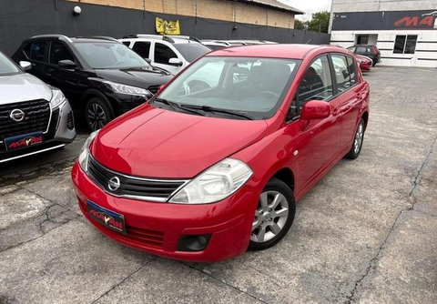 Nissan TIIDA 2011 Vermelho — foto 1 de 3