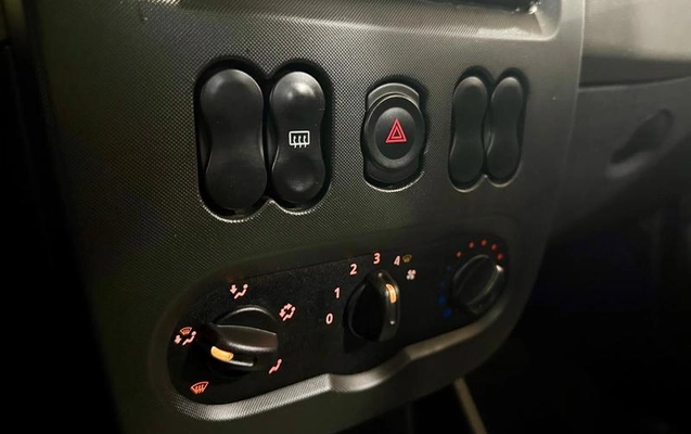 imagem-https://www.socarrao.com.br/sc-vehicle-images-prod/4261146/1791033747247-8525146_13_B_d87fbc5d2d.jpeg