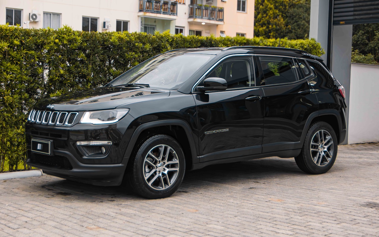 Jeep Compass 2020 Preto — foto 1 de 3