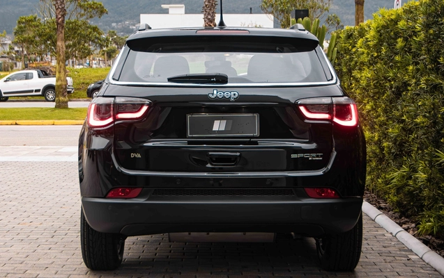 imagem-https://www.socarrao.com.br/sc-vehicle-images-prod/4261156/1790950004845-SU1HXzI3MDQuanBn.jpg