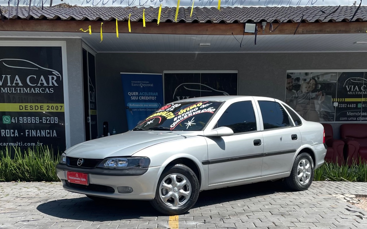 Chevrolet Vectra GL 2.2 / 2.0 MPFI 1999 Prata — foto 1 de 3