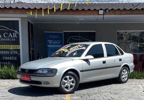 Chevrolet Vectra GL 2.2 / 2.0 MPFI 1999 Prata — foto 1 de 3