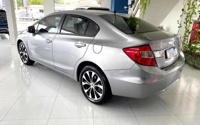 imagem-https://www.socarrao.com.br/sc-vehicle-images-prod/4261408/1791897529950-My5qcGVn.jpeg