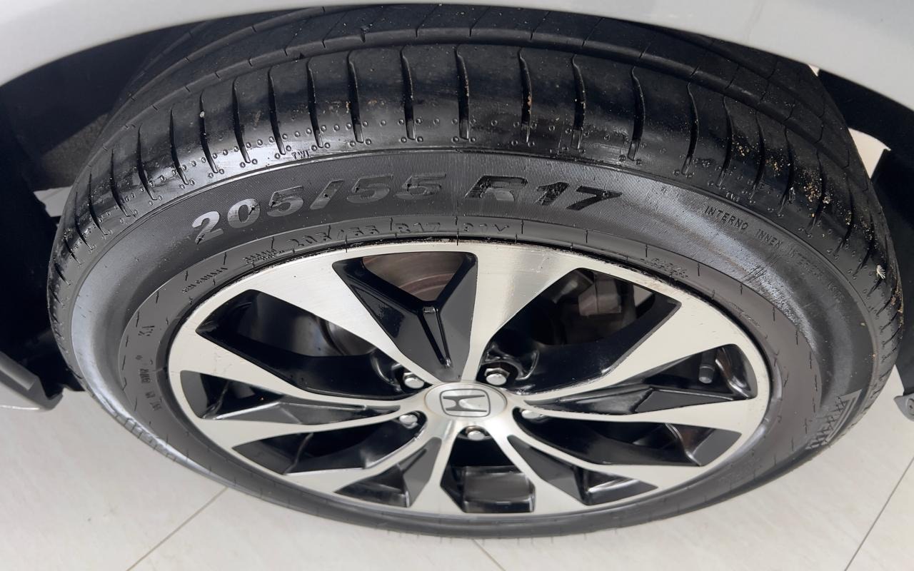 imagem-https://www.socarrao.com.br/sc-vehicle-images-prod/4261408/1791897530110-MTUuanBlZw.jpeg