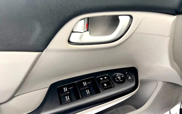 imagem-https://www.socarrao.com.br/sc-vehicle-images-prod/4261408/1791897530903-Ny5qcGVn.jpeg