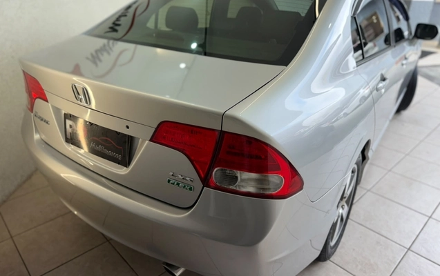 imagem-https://www.socarrao.com.br/sc-vehicle-images-prod/4261409/1790951476604-TEq4VhFDolEulnKHsHxJqs9GIqWFN4jU.jpg