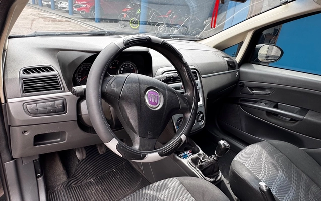 imagem-https://www.socarrao.com.br/sc-vehicle-images-prod/4261578/1790952557783-Yjk4OWMzZGQtOGExZC00MzJlLThiM2MtMjYyNzA2ZjNhYzdhLmpwZWc.jpeg
