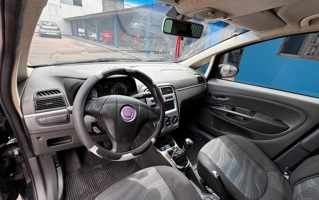 imagem-https://www.socarrao.com.br/sc-vehicle-images-prod/4261578/1790952557835-ZDQ1OWY2MzEtMzM5My00NTM2LWEyZTktYTFlZmNhYjk5ZjM4LmpwZWc.jpeg