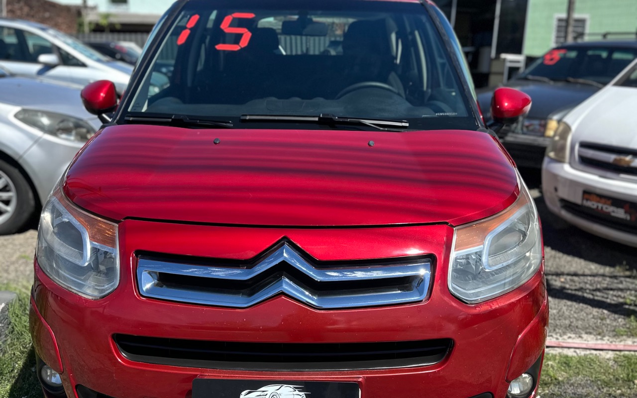 Citroën C3 Picasso 2015 Vermelho — foto 1 de 3