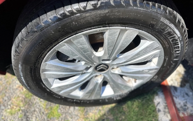 imagem-https://www.socarrao.com.br/sc-vehicle-images-prod/4261585/1790952580641-SU1HXzIyNzIuanBlZw.jpeg
